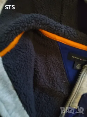 Суичър Tommy Hilfiger 6-7 години , снимка 2 - Детски анцузи и суичери - 49607811