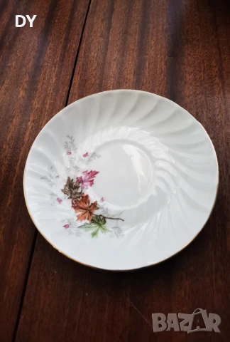 Нов Порцеланов сервиз за кафе 17 части есенни листа, снимка 3 - Сервизи - 51143312