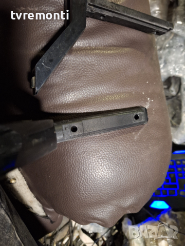 крачета за телевизор GRUNDIG модел 49 GUB 8762, снимка 2 - Стойки, 3D очила, аксесоари - 44857961