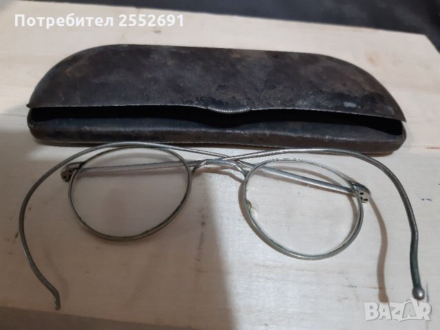 Очила , снимка 1 - Антикварни и старинни предмети - 32934485