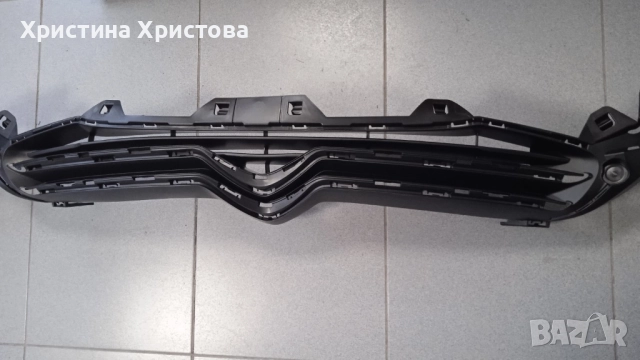 Решетка радиатор Ситроен С 4 7422R3, снимка 2 - Части - 52752032