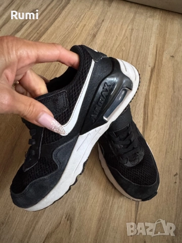 Оригинални детски маратонки Nike Air Max SYSTEM! 33 н, снимка 3 - Детски маратонки - 50925203