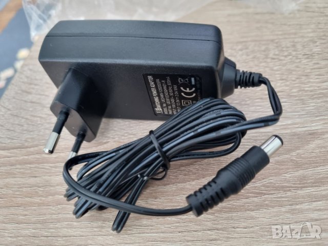 Зарядно / захранване / адаптер 12V 2A DC