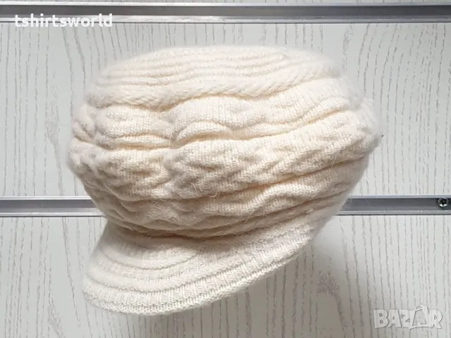 Нова зимна дамска шапка с козирка Ангора в бежов цвят, снимка 4 - Шапки - 48194811