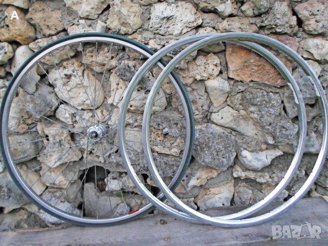 Ретро шосейни шини, капли/Campagnolo/, снимка 5 - Части за велосипеди - 32677846