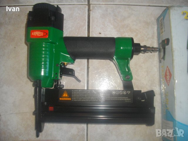 Пневматичен Нов Холандски Комбиниран Такер-Скоби 40мм/Пирони 50мм-Консумативи 1500бр-AIRPRESS-Профи, снимка 2 - Други инструменти - 43582259
