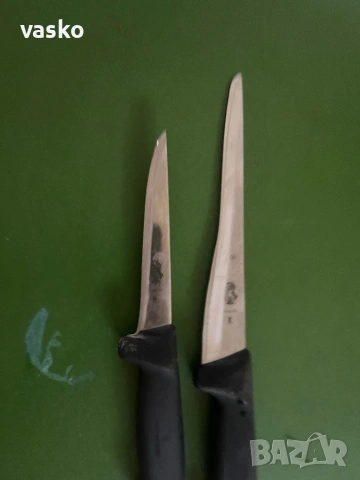 Два ножа Викторинокс, снимка 3 - Прибори за хранене, готвене и сервиране - 53414986