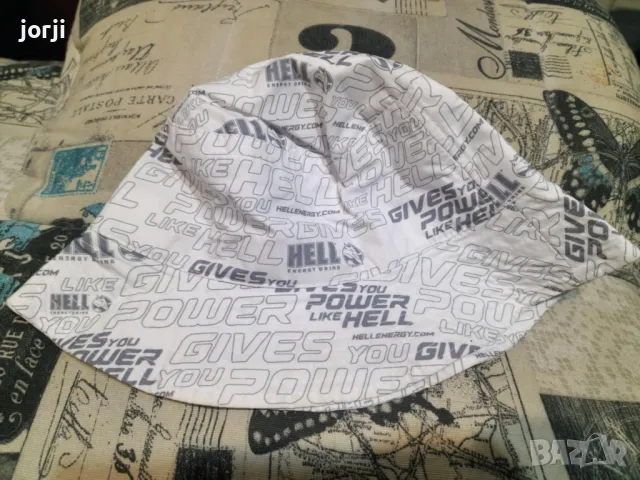 Чисто новa идиотка шапка на Hell, снимка 3 - Шапки - 41849372