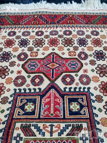 Ръчно тъкан вълнен килим.Произход Иран.Антика за ценители., снимка 7 - Килими - 50664154