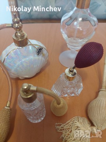 Стари шишенца за парфюми , снимка 1 - Антикварни и старинни предмети - 43084834