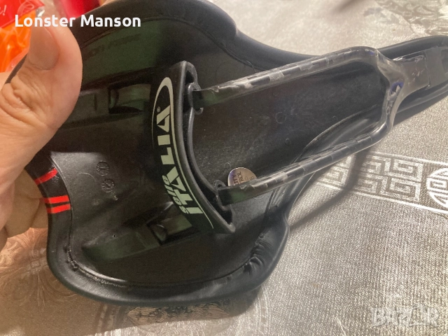 Selle italiq red carbon, снимка 7 - Аксесоари за велосипеди - 52616963