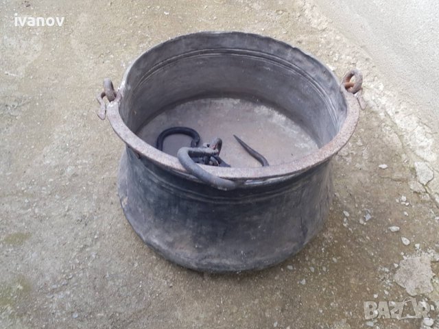 Голям меден котел с верига, снимка 7 - Антикварни и старинни предмети - 39889768