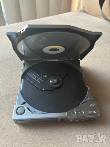 Sony Discman D-250, снимка 6 - MP3 и MP4 плеъри - 53404738