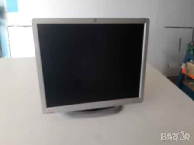 Монитор 19" HP L1950g, снимка 4 - Монитори - 52587511