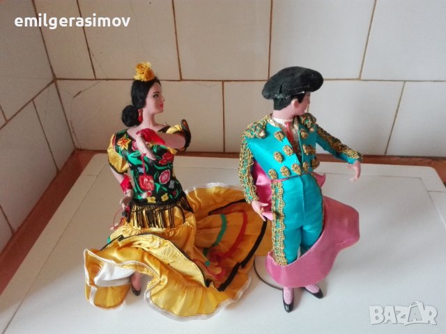 Танцуващи кукли и две преспапиета., снимка 8 - Други ценни предмети - 37546051
