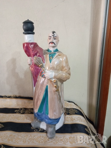 Порцеланова бутилка за алкохол