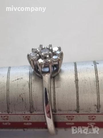 Златен пръстен с диаманти  1.78гр.18К(бяло злато)+сертификат, снимка 9 - Пръстени - 51357986