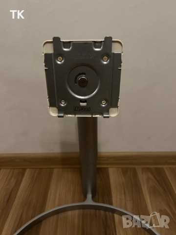 Продавам монитор LG 27UK850-W за ремонт или за части + подарък 2ра стойка, снимка 8 - Монитори - 52514820