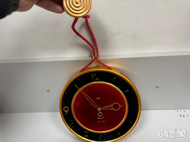 Механичен стенен часовник "Маяк" (Majak), СССР, снимка 3 - Антикварни и старинни предмети - 53176205