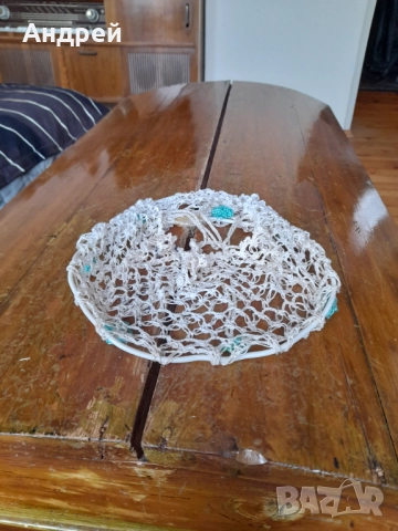 Стар плетен полилей