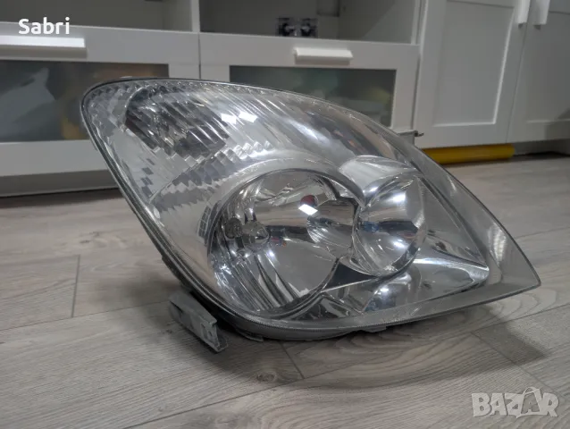 Оригинални фарове ляв и десен Toyota Corolla Verso  2001-2003, снимка 3 - Части - 48325653