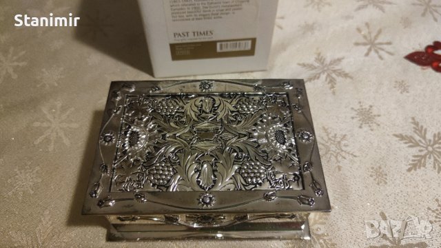 Посребрена кутия с огледало, снимка 1 - Декорация за дома - 43667682