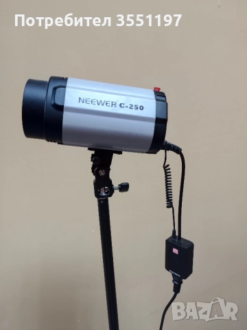 2 бр Комплекти студийно осветление оборудване - чадъри, лампи и стативи 210 см,предавател и приемник, снимка 2 - Светкавици, студийно осветление - 52355370