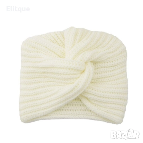 Дамска зимна плетена шапка с усукан възел по средата, снимка 5 - Шапки - 52644438