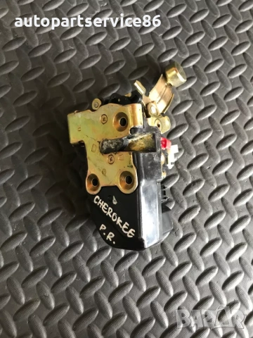 Механизъм за заключване на предна дясна врата за Jeep Cherokee (2002-2008)