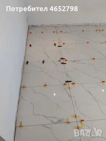 Лепене на фаянс, включващо подготовка на основата и полагане на лепило, снимка 16 - Строителни работници - 52523065