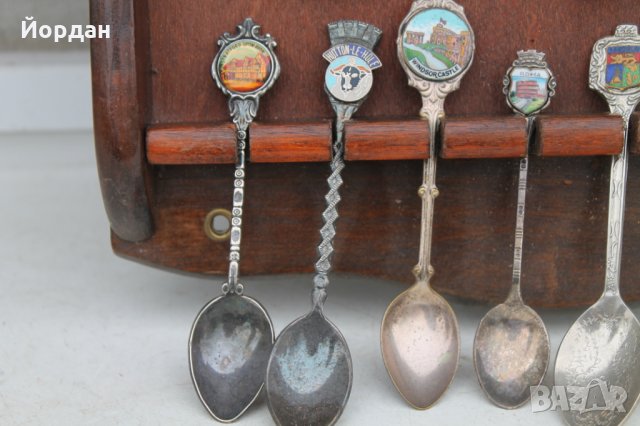 Сувенирни посребрени лъжички 24бр с дървена стойка, снимка 6 - Антикварни и старинни предмети - 34809113