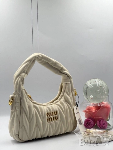 чанти Miu Miu , снимка 14 - Чанти - 51431074