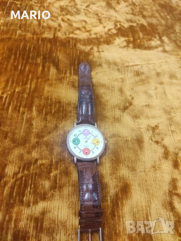 Продавам часовник , снимка 1 - Дамски - 23897117