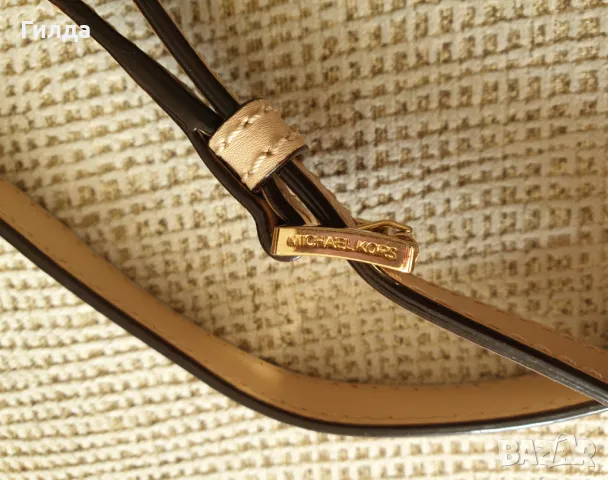 оригинална Michael Kors Monogram чанта налична, снимка 10 - Чанти - 48681820