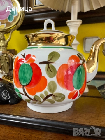 Краснодарска фабрика за порцелан “Чайка” СССР 70-те години  Много голям чайник Полихромна живопис , снимка 5 - Други - 52496811