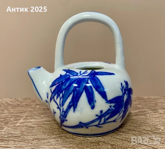 Японски порцеланов чайник с бамбуков декор, Япония, средата на XX век