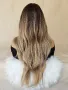 Светло кестенява перука без бретон на леки вълни, снимка 4