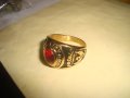 АМЕРИКАНСКИ КОЛЕЖАНСКИ РЯДЪК ПОЗЛАТЕН ПРЪСТЕН от БЛАГОРОДНА СТОМАНА с ФАСЕТИРАН РУБИН 17127, снимка 3