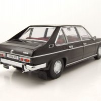 Tatra 613 1979 - мащаб 1:18 на Triple9 моделът е нов в кутия, снимка 2 - Колекции - 32042688