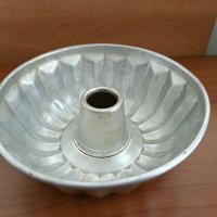 Алуминиева форма за кекс, снимка 1 - Антикварни и старинни предмети - 32339609