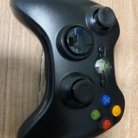 БЕЗЖИЧЕН ГЕЙМПАД - XBOX 360 WIRELESS CONTROLLER BLACK Оригинален , снимка 1 - Джойстици и геймпадове - 43831500