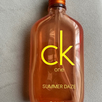 Calvin Klein EDT, снимка 1 - Дамски парфюми - 44841785