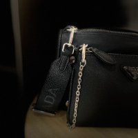 Дамска чанта Prada, снимка 7 - Чанти - 43779049