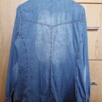 Дънкова риза S/M размер Gina Tricot вталена синя джобове ежедневна , снимка 4 - Ризи - 38432756