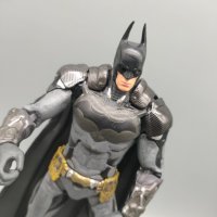 Три модела екшън фигури на Батман(Batman)-18 см, снимка 5 - Колекции - 35432230