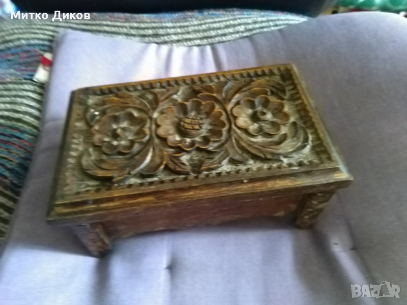 Дървена кутия от соца-1977г дърворезбована ръчна изработка, снимка 1