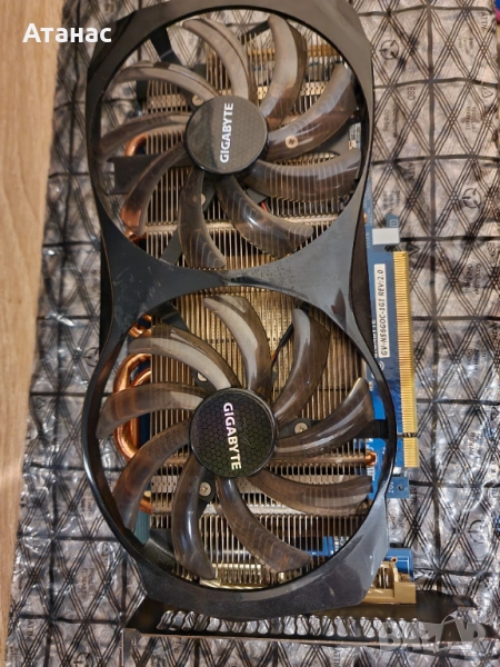 2 видеокарти - GTX 550 Ti 1GB DDR5 192bit PNY + GTX 560 1GB DDR5 256bit Gigabyte Windforce, снимка 1