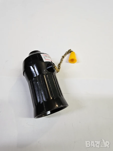 Фасунга с въженце за включване и изключване осветление, снимка 1