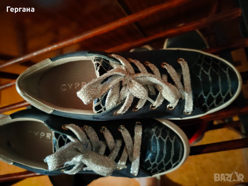 Синьо бели сникърси естествена кожа , снимка 1