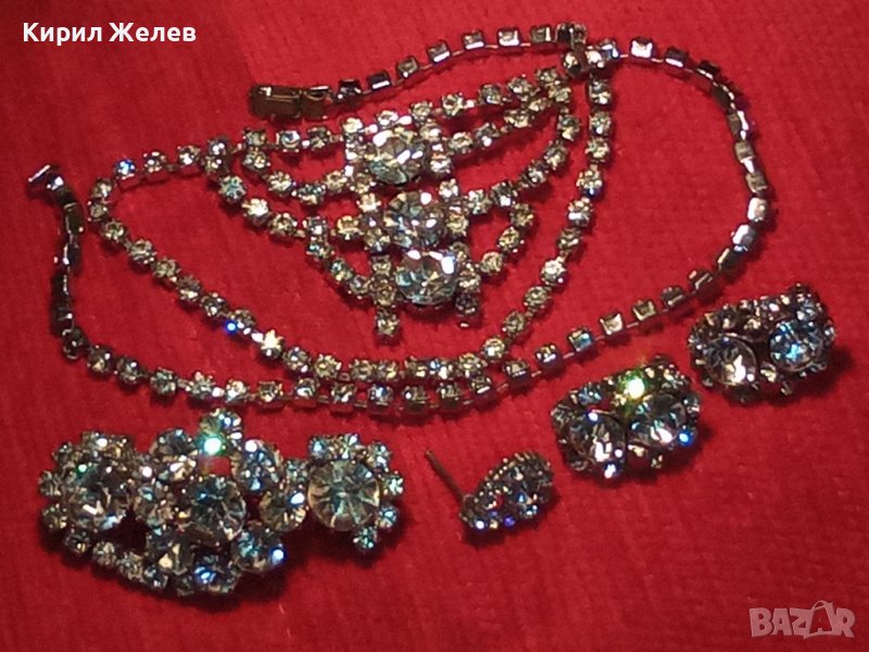 КРИСТАЛНИ КОЛИЕ ОБЕЦИ и БРОШКА МНОГО ЕФЕКТЕН АРТ МОДЕН КОМПЛЕКТ 16598, снимка 1